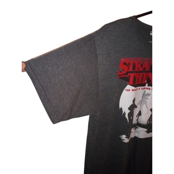 Stranger Things Gray with Red Lettering Short Sleeved Comfy Graphic T-Shirt  L - Picture 2 of 5